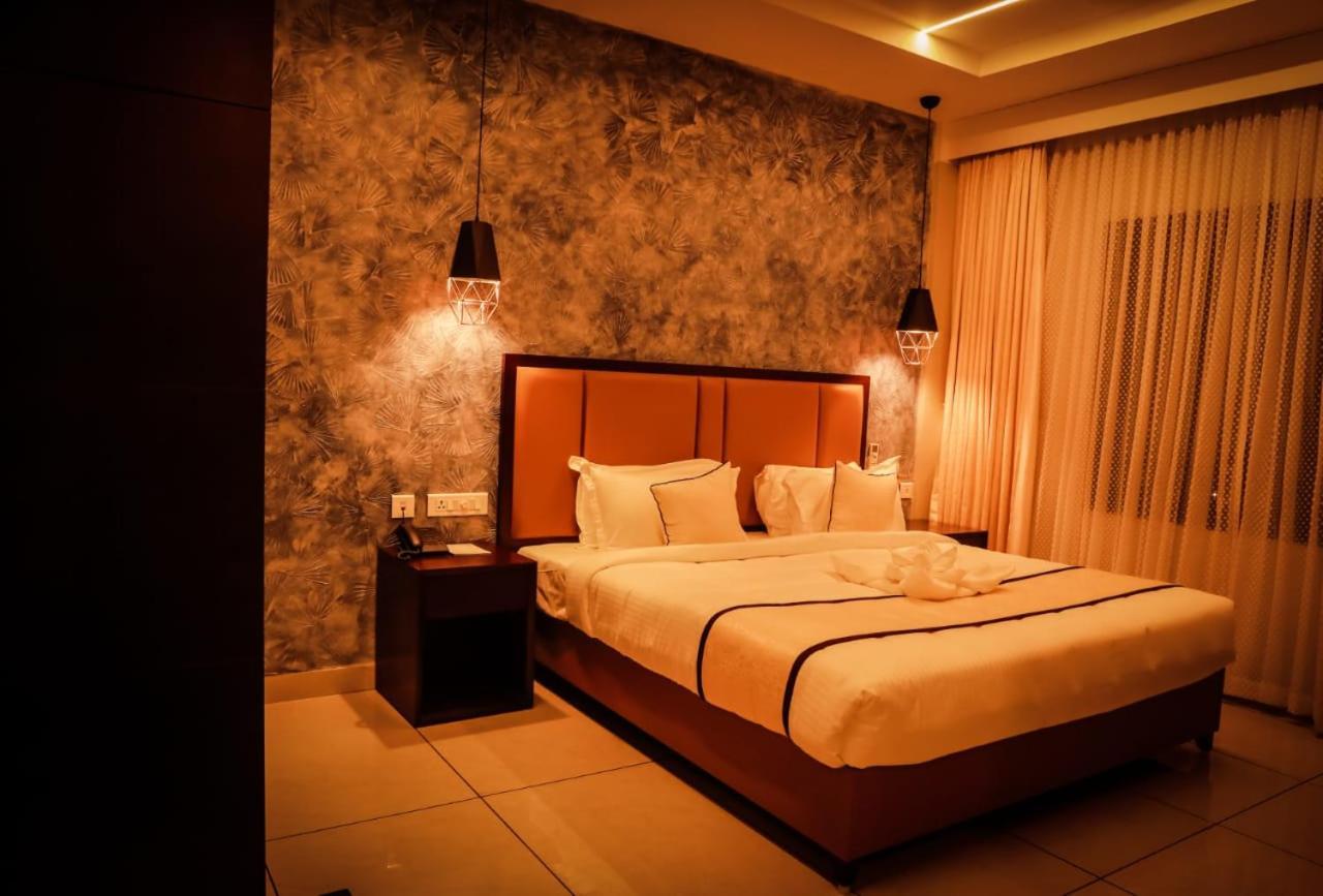 Hotel New York Square コッタヤム エクステリア 写真
